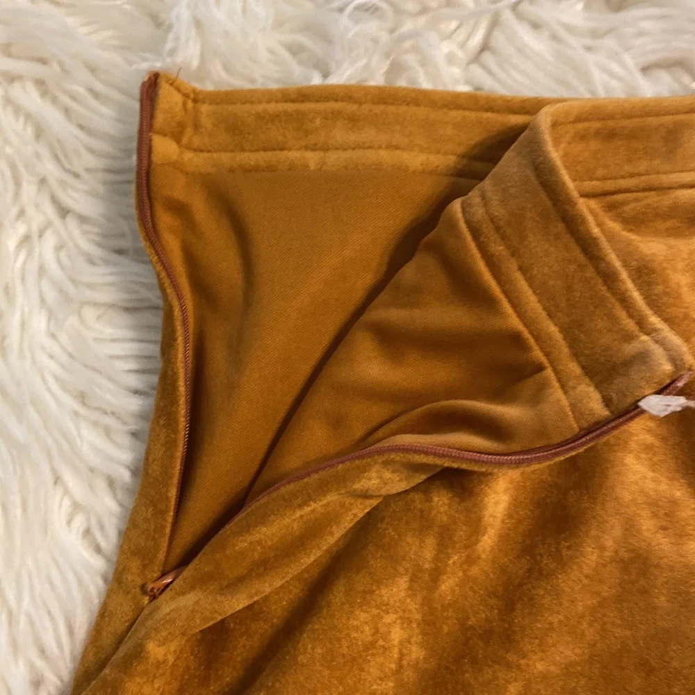 ARYEH Suede Skirt size M brand new with tag color camel waist 30” - Picture 8 of 12